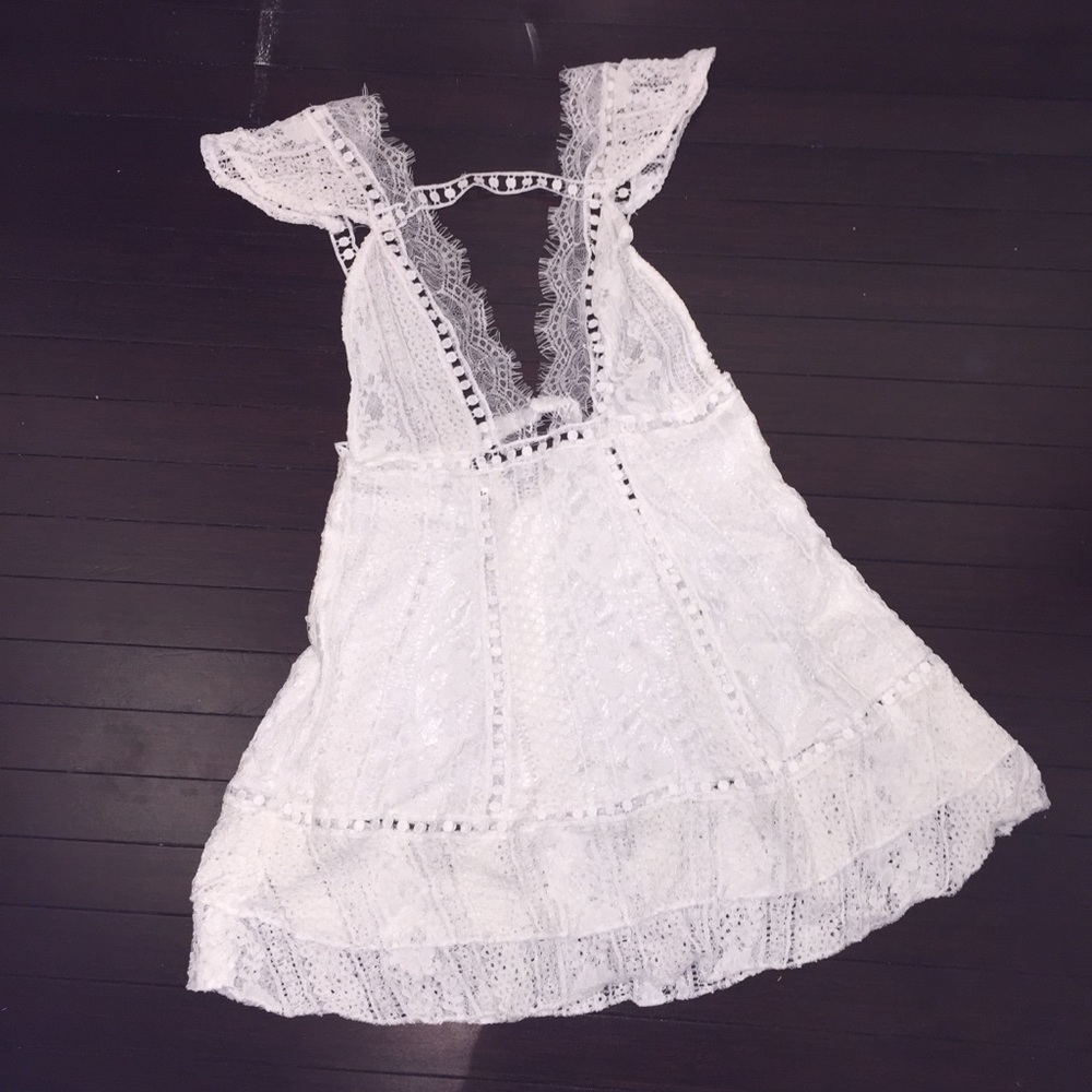 “Love & Lace”  Gorgeous Dress - Picture 4 of 8